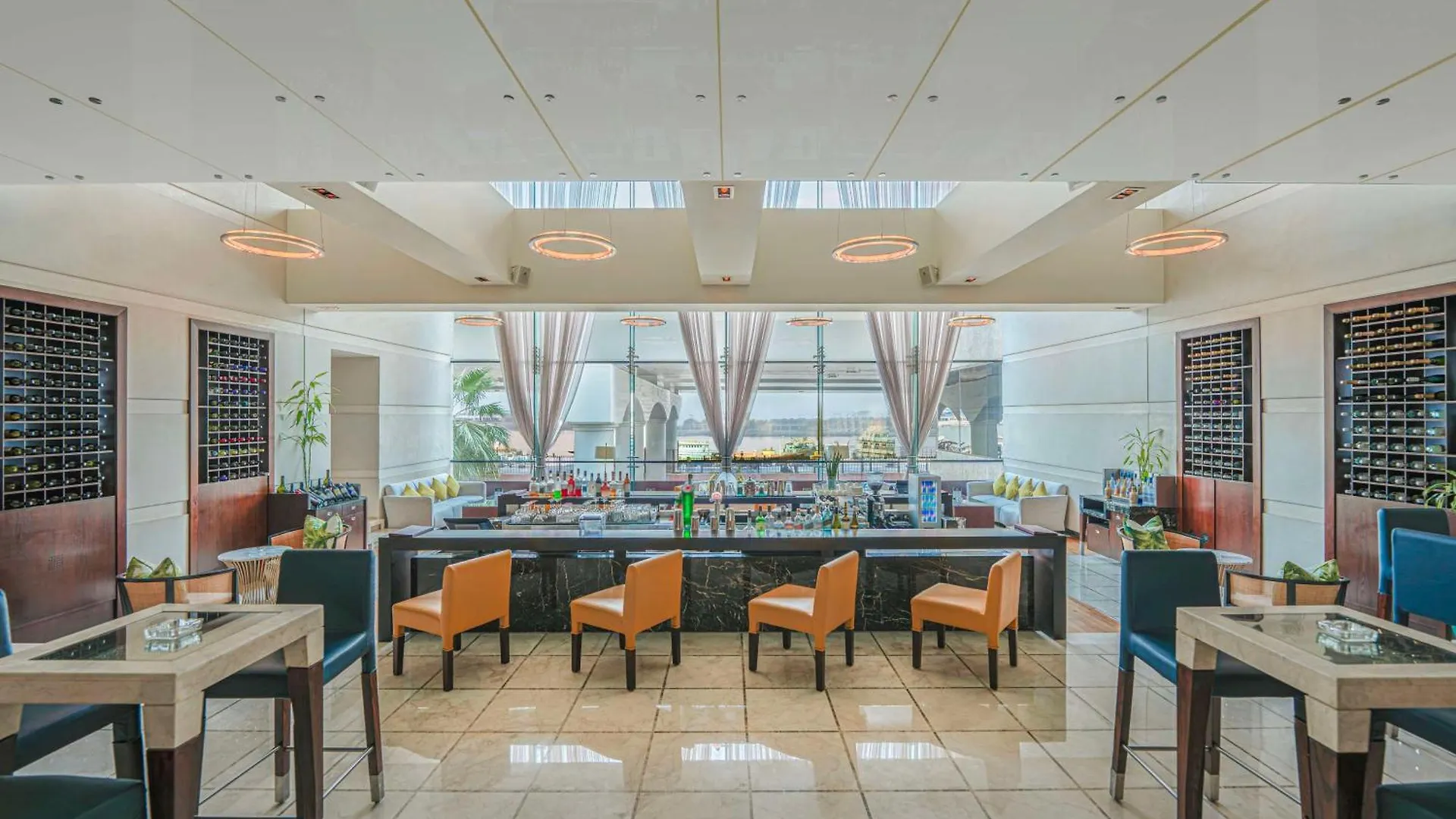 Hyatt Regency Dubai - Corniche Hotell